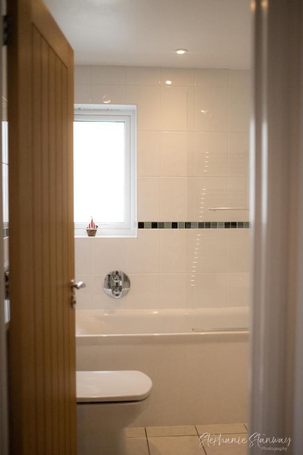 The Lookout, Modern Home From Home, Sleeps 5, With Private Parking & Outside Terrace St Ives المظهر الخارجي الصورة